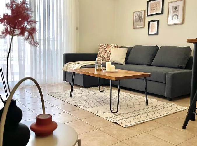 Evelyn\'S Apartment